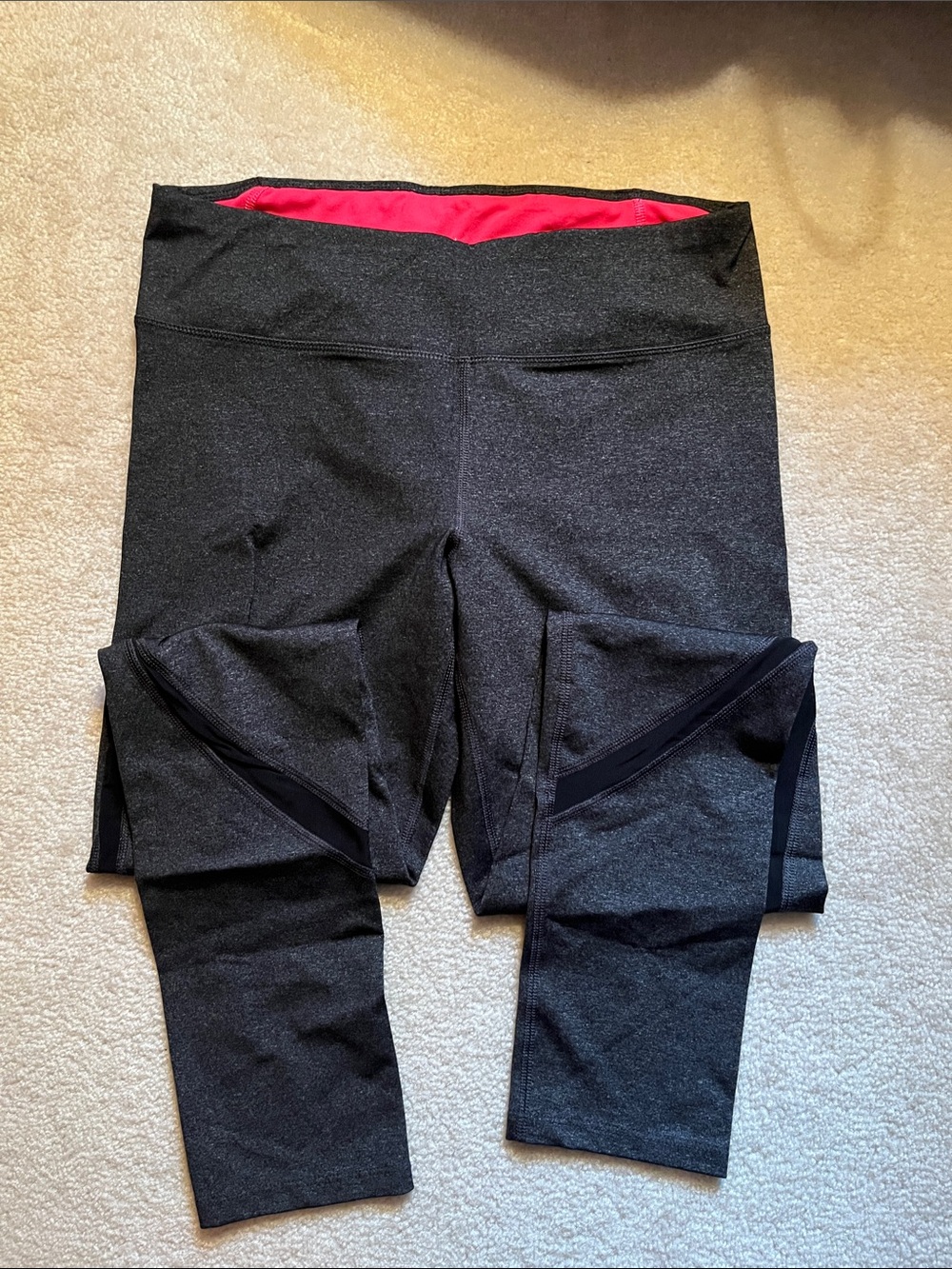 Calvin Klein grey Leggings size M w/mesh inset on leg